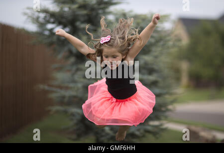 Edmond, Oklahoma, Stati Uniti d'America. 8 Ago, 2016. Maddox ed Emerson in posa per una foto durante una sessione fotografica in Edmond Oklahoma. © J Pat Carter/ZUMA filo/Alamy Live News Foto Stock