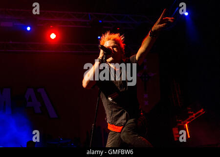 Milano, Italia. 26 Ago, 2016. Somma 41 esegue live al carroponte di Milano, Italia, il 26 agosto 2016 Credit: Mairo Cinquetti/Alamy Live News Foto Stock