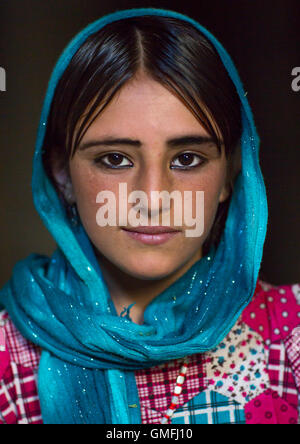 Afghan fteenage ragazza con gli occhi di Nizza, Badakshan provincia, Khandood, Afghanistan Foto Stock