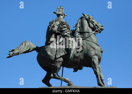 Monumento equestre di re Vittorio Emanuele II di Italia progettato da scultore Ercole Rosa in Piazza del Duomo a Milano, lombardia, italia. Foto Stock