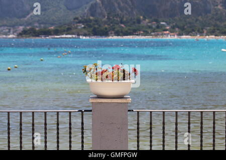 Bellissimo il siciliano seascape vicino a Palermo Foto Stock