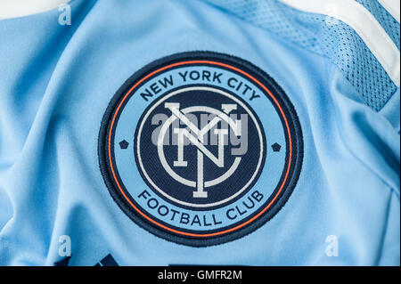 Close up NYCFC Jersey. NYCFC emblema. Foto Stock