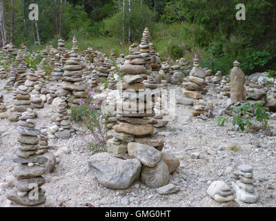 Cairn / uomo-reso cumuli di pietre Foto Stock