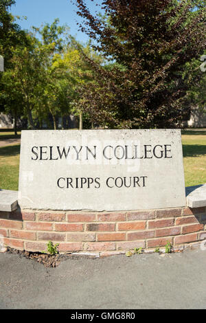Il segno a Selwyn College Cripps Corte Cambridge Regno Unito uno dei collegi presso l'Università di Cambridge Foto Stock