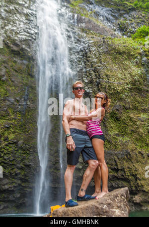 Gli escursionisti da Hanakapiai cade in Kauai Foto Stock