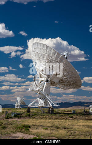 Datil, New Mexico - la grande schiera di radio telescopio è costituito da 27 grandi antenne paraboliche in western New Mexico. Foto Stock