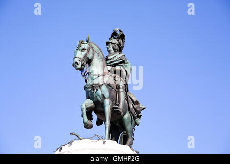Vista del re Dom Jose statua equestre in piazza del commercio a Lisbona, Portogallo Foto Stock
