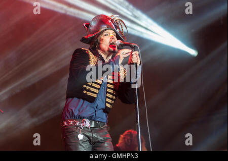 Adam Ant svolge Rewind Festival del Nord, Capesthorne Hall, Cheshire, 6 Agosto 2016 Foto Stock