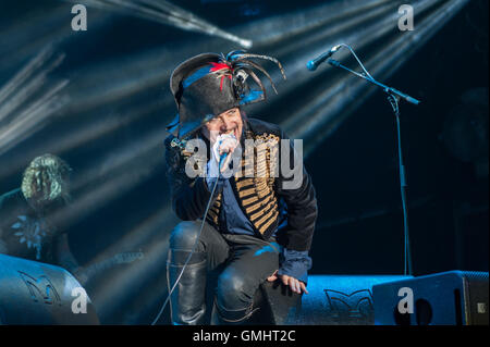 Adam Ant svolge Rewind Festival del Nord, Capesthorne Hall, Cheshire, 6 Agosto 2016 Foto Stock