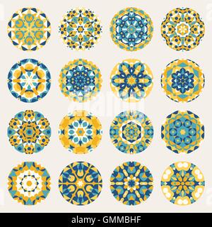 Set di sedici round blu giallo Mandala Kaleydoscope addobbi geometrici cerchi Illustrazione Vettoriale