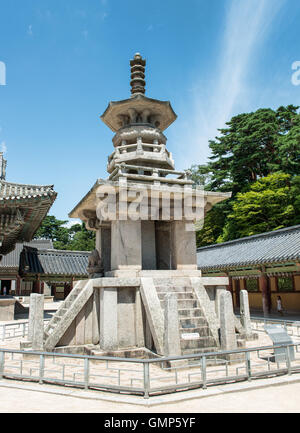 Gyeongju, Corea del Sud - Agosto 18, 2016: La pietra pagoda Dabotap in Bulguksa Tempio, la Corea del Sud. Foto Stock