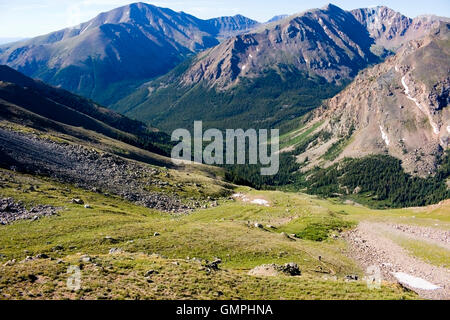 Gli escursionisti sul Monte massiccia Colorado Foto Stock