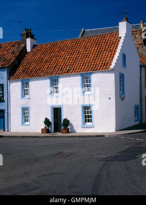 10 West Shore rivolta verso St Monance harbour dimostra il distintivo Paesi Bassi stile visto nei villaggi di pescatori di NE Fife Foto Stock