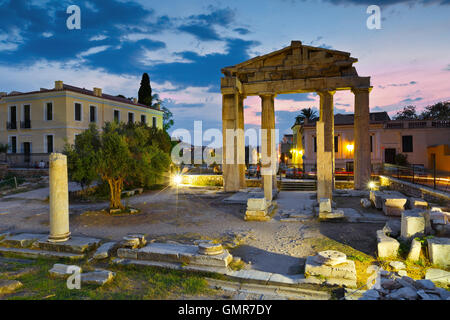 Resta di porta di Atena Archegetis e Roman Agorà di Atene, Grecia. Foto Stock