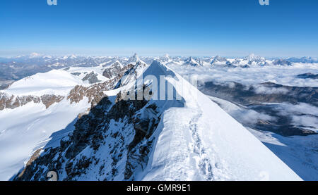 Sul Liskamm Traveverse, Monte Rosa massiccio, Italia, Alpi, Europa UE Foto Stock