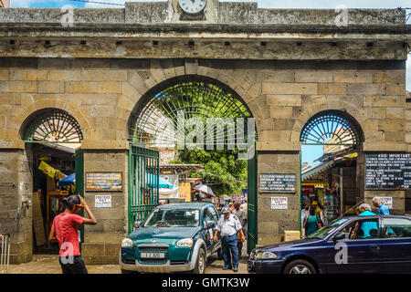 Architettura coloniale del cancello principale del mercato centrale di Port-Louis, la città capitale di Mauritius Foto Stock