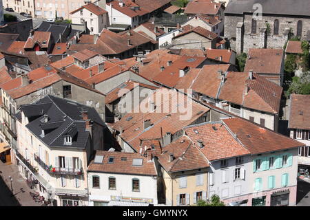 Vista sulla città di Tarascon sur Ariège, Languedoc, Francia Foto Stock