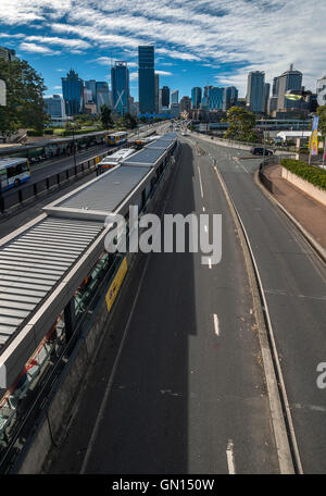 Brisbane alla stazione degli autobus, il ponte Victoria nel Queensland in Australia. Foto Stock