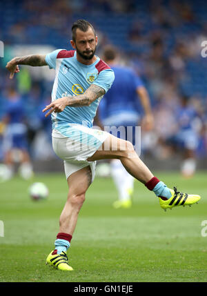 Steven Defour di Burnley durante il riscaldamento prima della partita della Premier League a Stamford Bridge, Londra. PREMERE ASSOCIAZIONE foto. Data immagine: Sabato 27 agosto 2016. Vedi PA storia CALCIO Chelsea. Il credito fotografico dovrebbe essere: Nick Potts/PA Wire. RESTRIZIONI: Nessun utilizzo con audio, video, dati, elenchi di apparecchi, logo di club/campionato o servizi "live" non autorizzati. L'uso in-match online è limitato a 75 immagini, senza emulazione video. Nessun uso nelle scommesse, nei giochi o nelle pubblicazioni del singolo club/campionato/giocatore.Steven Defour di Burnley ( Foto Stock