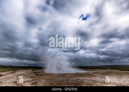Area geotermica, Haukadalur, Golden Circle, Geysir, Reykjavik, Islanda Foto Stock