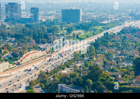 Los Angeles con la superstrada di occupato Foto Stock