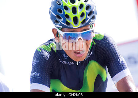 La Camperona, Spagna. 27 Agosto, 2016. Nairo Quintana (Team Movistar) termina il 8° tappa della corsa di ciclismo de 'La Vuelta a España " (Tour di Spagna) tra Villalpando e salire di La Camperona il 27 agosto 2016 a Leon, Spagna. Credito: David Gato/Alamy Live News Foto Stock