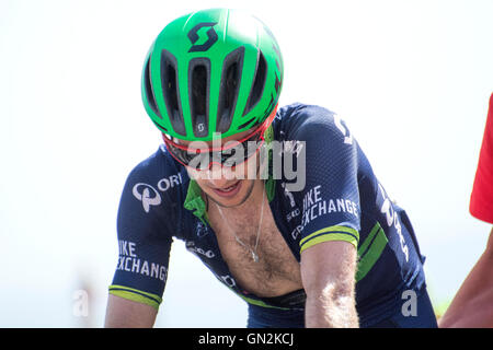 La Camperona, Spagna. 27 Agosto, 2016. Simon Yates (Orica - Bikeexchange) termina il 8° tappa della corsa di ciclismo de 'La Vuelta a España " (Tour di Spagna) tra Villalpando e salire di La Camperona il 27 agosto 2016 a Leon, Spagna. Credito: David Gato/Alamy Live News Foto Stock