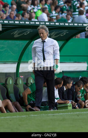 Lisbona, Portogallo. 28 Agosto, 2016. Sporting's head coach Jorge Gesù durante il gioco Sporting CP vs FC Porto Credito: Alexandre de Sousa/Alamy Live News Foto Stock