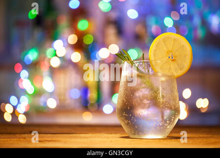 Il gin tonic cocktail Foto Stock