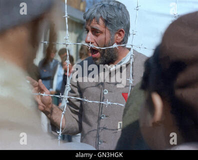 JERRY LEWIS noi attore e artista la ripresa di un filmato in Svezia circa un clown che hanno messo in un campo di concentramento con bambini 1972 Foto Stock