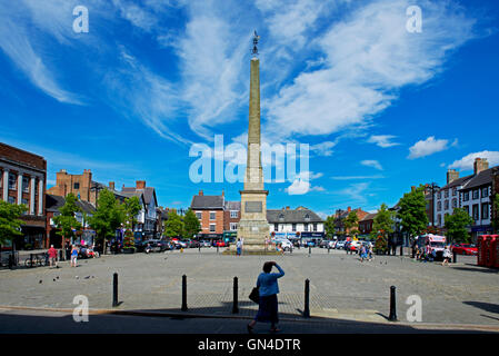 L'obelisco in piazza del mercato, Ripon, North Yorkshire, Inghilterra, Regno Unito Foto Stock