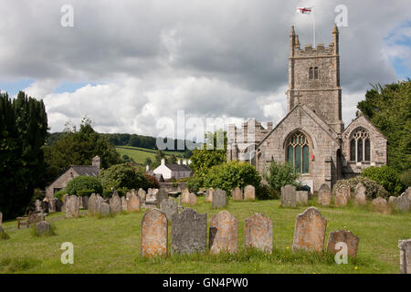 Xv secolo Chiesa della Santa Trinità Drewsteignton, Parco Nazionale di Dartmoor, Devon Foto Stock