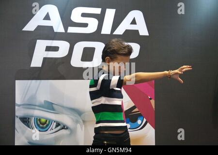 Pasay, Filippine. 28 Agosto, 2016. Stanger cose star Millie Bobby Brown posa per le telecamere durante l'Asia fumetto Pop Con 2016 al SMX Convention Center di Pasay City, Metro Manila. © J Gerard Seguia/Pacific Press/Alamy Live News Foto Stock