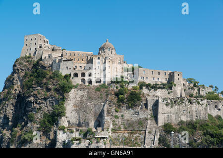 Vista del Castello Aragonese di Ischia Foto Stock