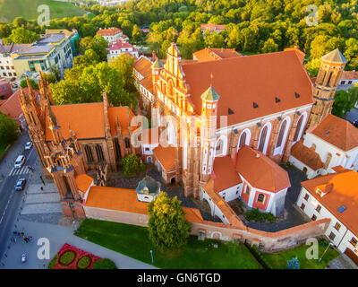 Antenna. Vilnius, Lituania: St Anne e chiese Bernadines Foto Stock
