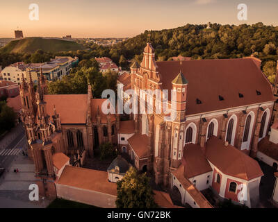 Antenna. Vilnius, Lituania: St Anne e chiese Bernadines Foto Stock
