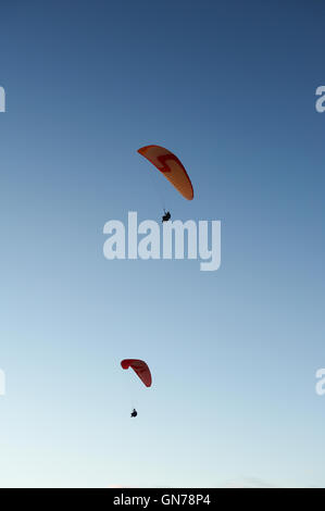 Parapendio a Rubjerg Knude faro, Loenstrup, Danimarca Foto Stock