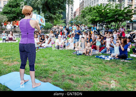 New York City,NY NYC,Manhattan,Midtown,Union Square Park,parco pubblico,Summer in the Square,serie di intrattenimento settimanale,evento,attività,sto interattivo Foto Stock