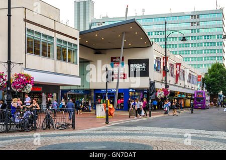 L'esterno dell'Broad Street Mall in Reading, Berkshire Foto Stock