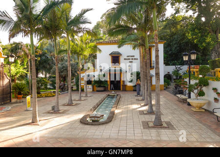 Cortile del giardino botanico, Molino de Inca, Torremolinos, Andalusia, Spagna. Foto Stock