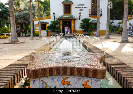 Cortile del giardino botanico, Molino de Inca, Torremolinos, Andalusia, Spagna. Foto Stock