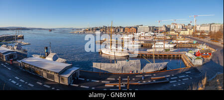 Vista panoramica del porto di Oslo, uno di Oslo le grandi attrazioni Foto Stock