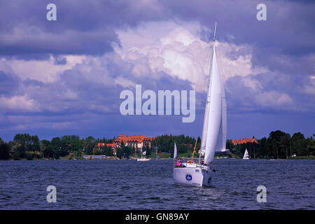 Gite in barca nel Sniardwy il lago più grande in Polonia si trova nel Masurian Lake District del voivodato Warmian-Masurian, Polonia. Foto Stock