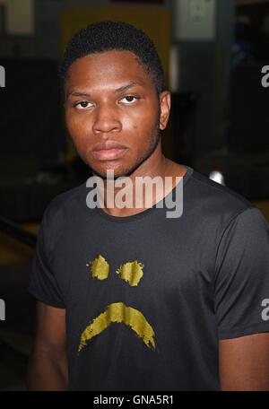 New York, NY, STATI UNITI D'AMERICA. Il 29 agosto, 2016. Christopher Gallant fuori e circa per celebrità Candids - MON, New York, NY Agosto 29, 2016. Credito: Derek Storm/Everett raccolta/Alamy Live News Foto Stock