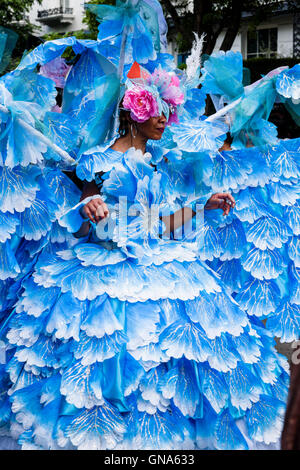 Londra, Regno Unito. Il 29 agosto, 2016. Festeggiamenti durante il carnevale di Notting Hill a Londra il 29 agosto 2016. © Tom Arne Hanslien/ Foto Stock