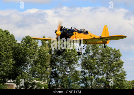 Ryan ST3KR G-RLWG in volo il decollo da Breighton Airfield Foto Stock