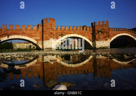 Castelvecchio e il ponte sul fiume Adige, Scaglieri Castello, Provincia di Verona Verona, Italia Foto Stock