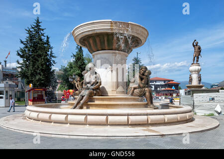 Fontana delle madri di Macedonia nel centro di Skopje Foto Stock