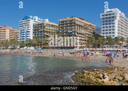 Marbella Costa del Sol, provincia di Malaga, Andalusia, Spagna meridionale. Playa de la Bajadilla. Foto Stock