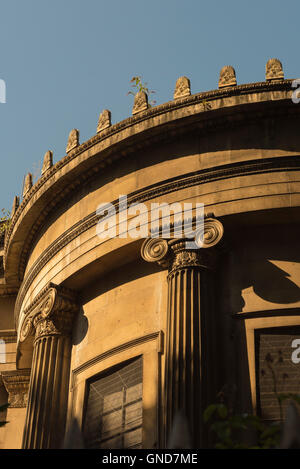 La chiesa in stile vittoriano, dettaglio dell'abside del Vittoriano stile Revival Greco St Pancras nuova chiesa in Euston Road, Londra, Regno Unito. Foto Stock